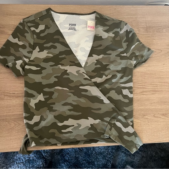 Victoria secret Pink Ultimate Wrap Top Green Camo Size Small - Picture 3 of 9